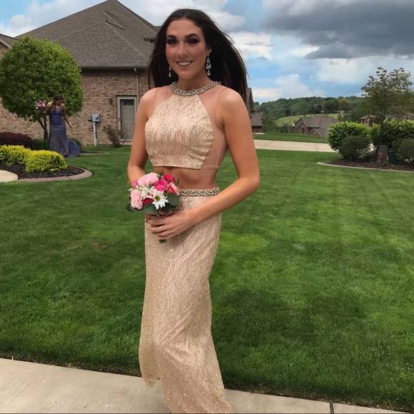 Gold Prom Dress✨ - Picture 2 of 5